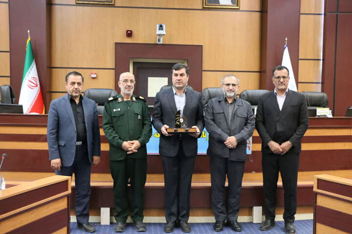 اداره کل راهداری و حمل و نقل جاده ای استان مرکزی به عنوان دستگاه برتر استان معرفی شد  کسب رتبه برتر اداره کل راهداری و حمل و نقل جاده ای استان مرکزی در جشنواره شهید رجایی