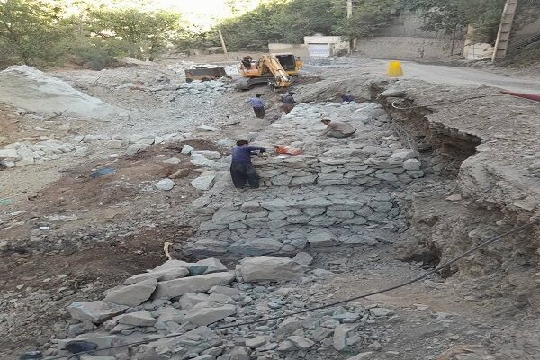 احداث دیوار سنگی و گابیونی در محور کرج- کندوان احداث دیوار گابیونی