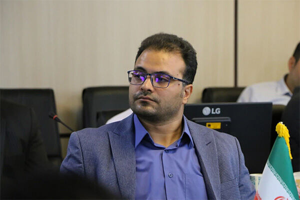 ۷۰ کیلومتر از راههای شهرستان آشتیان خطکشی شد کربلایی حسنی مرکزی