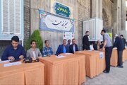 ببینید|برگزاری میز خدمت راه وشهرسازی در مرکز استان اصفهان و شهرستانها به مناسبت هفته دفاع مقدس