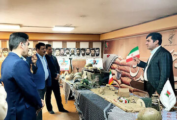 برپایی نمایشگاه دفاع مقدس در اداره کل راهداری و حمل و نقل جاده‌ای استان مرکزی