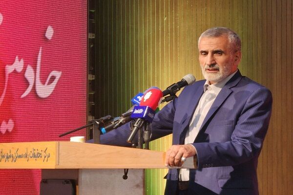 خدمات مدیران وزارت راه و شهرسازی در سفرهای اربعین فراتر از وظایف آنان بود میراحمدی