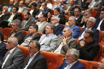 وزیر راه و شهرسازی از مدیرکل راه و شهرسازی خوزستان تقدیر کرد