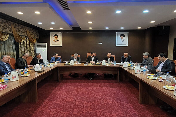 جلسه شورای هماهنگی مدیران راه و شهرسازی هرمزگان برگزار شد جلسه شورای هماهنگی مدیران راه و شهرسازی هرمزگان