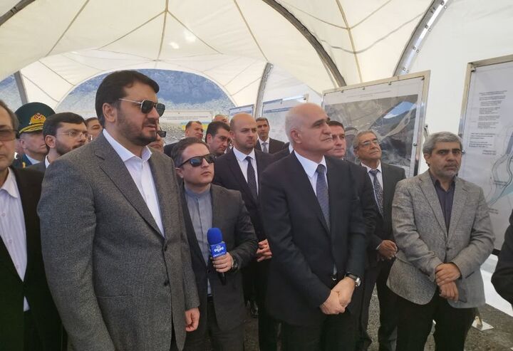 میزان تردد ناوگان جادهای از مرز آذربایجان دو برابر میشود .