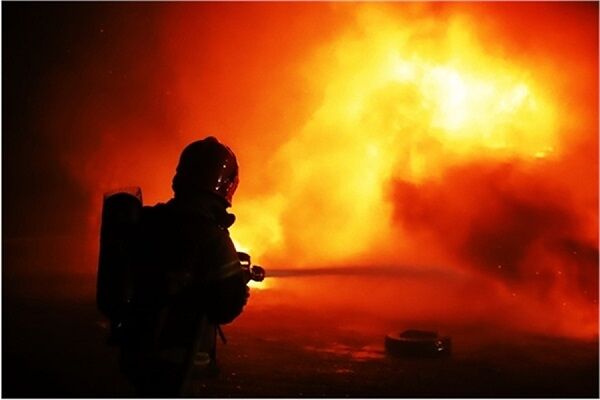 برگزاری موفق مانور اطفای حریق کالای خطرناک در مجتمع بندری انزلی مانور اطفای حریق بندر