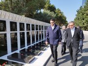 ببینید| حضور وزیر راه و شهرسازی در گلزار شهدا و یادبود حیدر علی یف رهبر فقید جمهوری آذربایجان