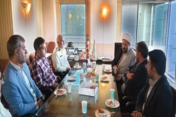 تقدیر و تجلیل از نیروهای انتظامی وزارت راه و شهرسازی جلسه بسیج