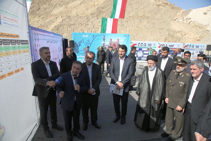 آزادراه شیراز-اصفهان به بهرهبرداری رسید .