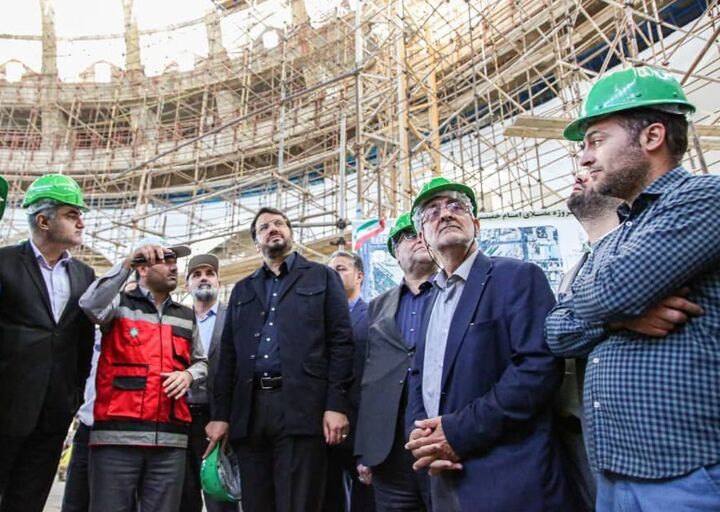 بخش مرکزی مصلای امام خمینی (ره) سال  آینده بهره برداری می شود بازدید وزیر راه و شهرسازی از روند ساخت مصلای بزرگ امام خمینی (ره) تهران