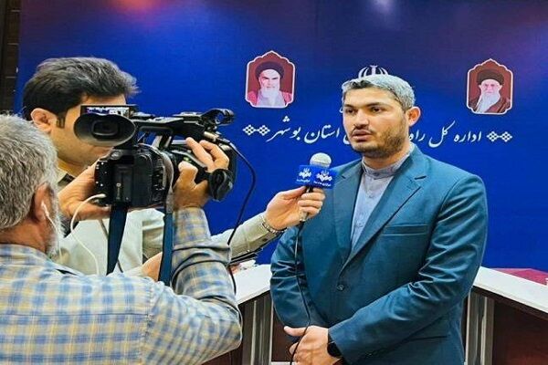 گشت سه روزه کارگروه املاک ومستغلات استان / پلمپ ۳۶ بنگاه در شهر بوشهر و گناوه مهلی نماینده وزارت راه و شهرسازی در بوشهر پلمپ بنگاه املاک