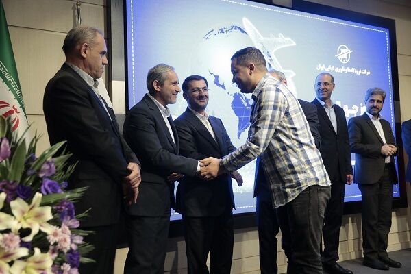 تجلیل مدیرعامل شرکت فرودگاهها از کنترلرهای ترافیک هوایی کنترلر