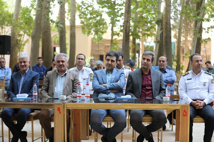 مردمی سازی راهداری زمستانه در شهرستان مهریز در قالب سه تیم در راهدارخانهها جلسه راهداری زمستانه مهریز