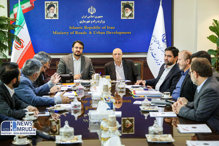 توافق ۱۰۰۰ هکتاری بذرپاش برای ساخت مسکن دانشگاهیان  ببینید| دیدار وزیر راه و شهرسازی با وزیر علوم، تحقیقات و فناوری
