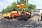ببینید| روکش آسفالت معابر کوی نیرو اندیمشک با اختصاص قیر رایگان بازآفرینی شهری