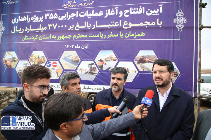 ببینید| مراسم افتتاح و آغاز عملیات اجرایی ۳۵۵ پروژه راهداری در شهرستان دهگلان با حضور وزیر راه و شهرسازی