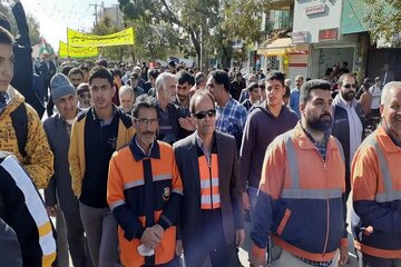 ببینید| حضور پرشور کارکنان اداره راهداری و حمل و نقل شهرستان ملایر در راهپیمایی ۱۳ آبان ماه