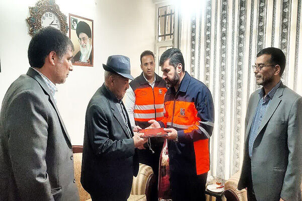 امنیت امروز جامعه نتیجه جانفشانیهای شهداست  دیدار جهانی به خانواده شهدا