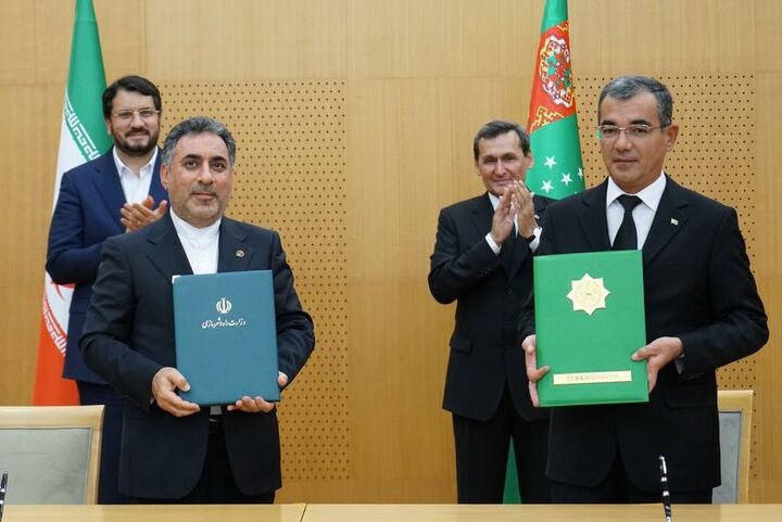 امضای سند یادداشت همکاری کمیسیون مشترک همکاری‌های اقتصادی ایران و ترکمستان