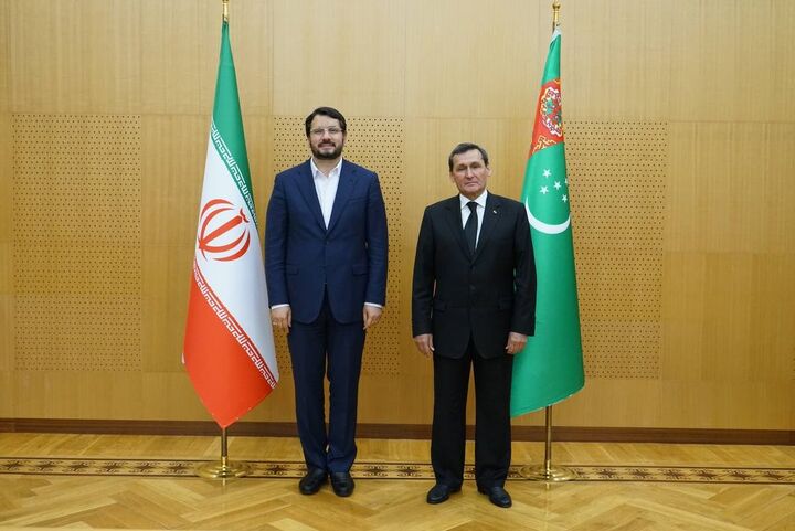 توافق یک میلیارد دلاری ایران و ترکمنستان در حوزه انتقال برق و ساخت جاده/ افزایش تردد روزانه ۶۰۰ واگن‌ها از مرز سرخس/توافق برای برگزاری نشست چهارجانبه تکمیل زنجیره کریدور شمال-جنوب