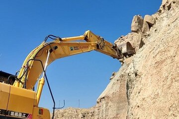 لقگیری سنگهای معلق محور کنارتخته بوشهر