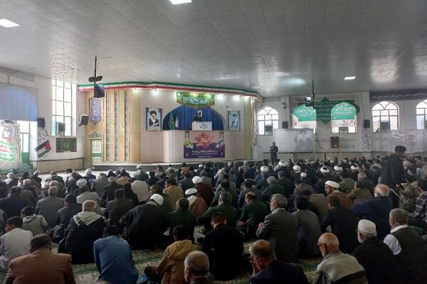برپایی میز خدمت اداره کل راه و شهرسازی سیستان و بلوچستان در مصلای نماز جمعه زاهدان