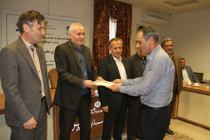 تنها راه برون رفت از مشکلات، مسئولیت پذیری، کار جهادی و فرهنگ بسیجی است تنها راه برون رفت از مشکلات مسئولیت پذیری، کار جهادی و فرهنگ بسیجی است