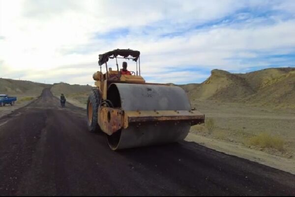 روکش آسفالت بیش از ۱۷۰۰۰ کیلومتر در راههای شریانی کشور از ابتدای سال جاری روکش آسفالت