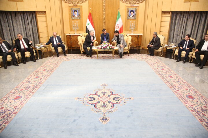 نخست وزیر سوریه تهران را ترک کرد ببینید | بدرقه وزیر راه و شهرسازی با حسین عرنوس نخست وزیر سوریه