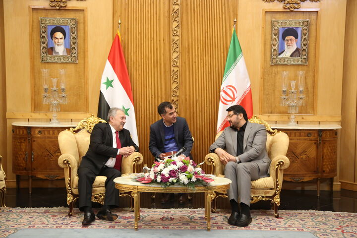 جزییات توافق ایران و سوریه برای صفر شدن تعرفه واردات، تشکیل بیمه و کشتیرانی مشترک  ببینید | بدرقه وزیر راه و شهرسازی با حسین عرنوس نخست وزیر سوریه