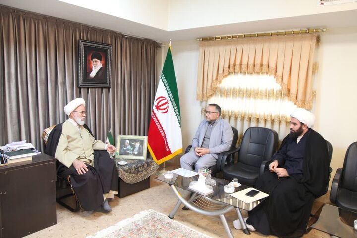 دیدار مدیرکل راه و شهرسازی استان کرمانشاه با نماینده ولی فقیه در استان دیدار مدیرکل راه و شهرسازی استان کرمانشاه با نماینده ولی فقیه در استان