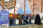 برپايی میز خدمت اداره کل راهداری و حمل ونقل جاده ای استان كرمان در محل نماز جمعه در مصلی كرمان برگزار شد