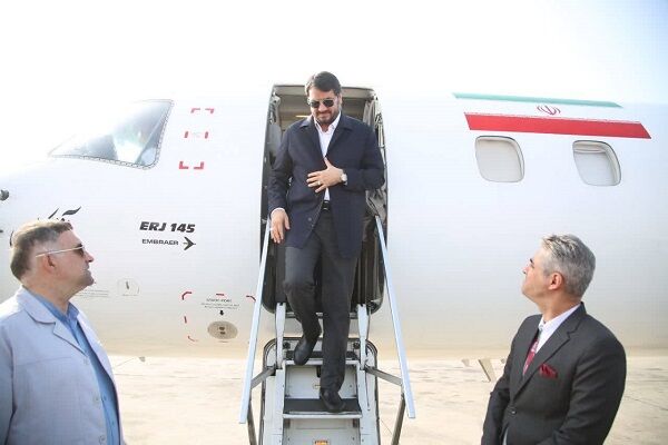 وزیر راه و شهرسازی وارد استان سیستان بلوچستان شد وزیر هواپیما