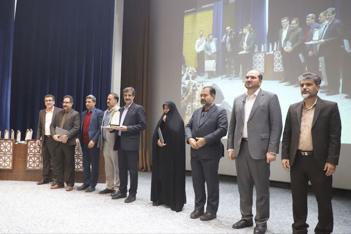 کسب رتبه اول بیست و ششمین جشنواره شهید رجایی استان اصفهان توسط ادارهکل راهداری و حملونقل جادهای كسب رتبه اول بيست و ششمين جشنواره شهيد رجايي استان اصفهان توسط ادارهكل راهداري و حملونقل جادهاي