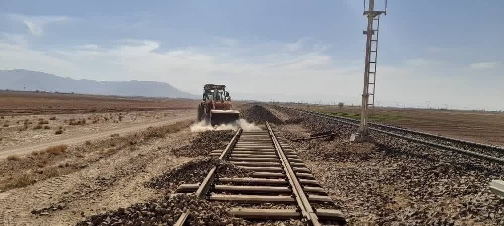 دو پروژه در حوزه خط و سازه‌های فنی راه آهن اراک اجرایی شد