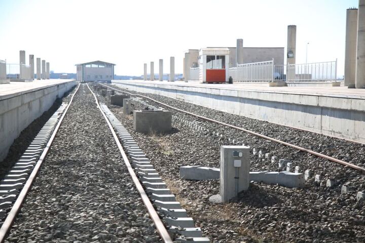 بازدید وزیر راه و شهرسازی از راه‌آهن میانه-اردبیل