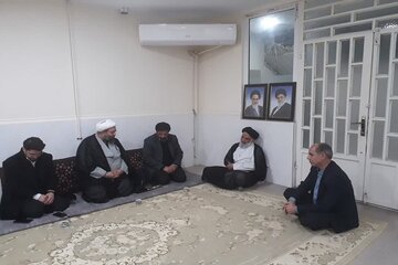 ببینید| دیدار معاون و مشاوران وزیر راه و شهرسازی با نماینده ولی فقیه در خوزستان
