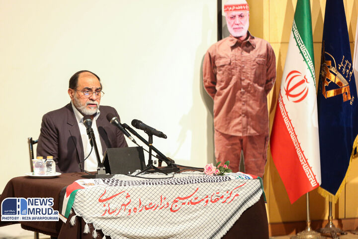وزارتخانههای کشور مرکز جهاد تبیین هستند بسیج