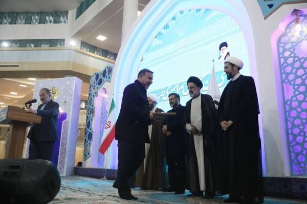 تقدیر رئیس جمهوری از رییس سازمان راهداری و حمل و نقل جادهای در سیامین اجلاس سراسری نماز راهداری زنجان