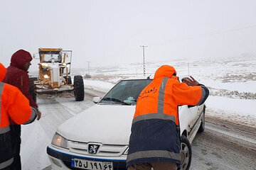 عملیات راهداری زمستانه در محورهای استان تهران توسط اداره کل راهداری و حمل و نقل جاده‌ای