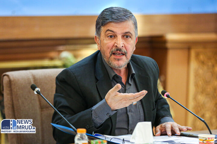 پاسخگویی دبیر شورای عالی شهرسازی و معماری به تماسهای تلفنی شهروندان خسرو دانشجو