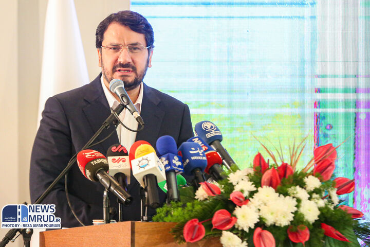 واگذاری زمین به ۱۵ هزار متقاضی طرح جوانی جمعیت در پویش خانواده مهدوی  وزیر _ مهرداد بذرپاش _ پرتره