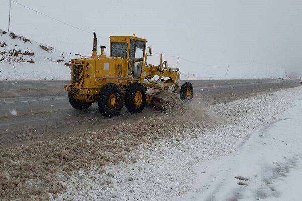 کولاک برف و لغزندگی جادههای استان چهارمحال و بختیاری کولاک برف و لغزندگی جاده ها در استان چهارمحال و بختیاری