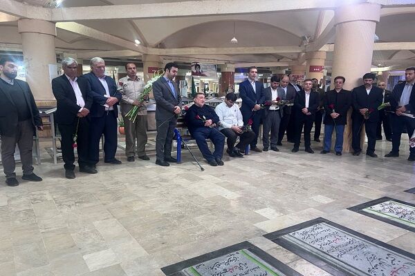 سفر مشاور وزیر راه و شهرسازی در امور ایثارگران به استان بوشهر حضور احمدلو مشاور وزیر در امور ایثارگران در گلزار شهدای بوشهر