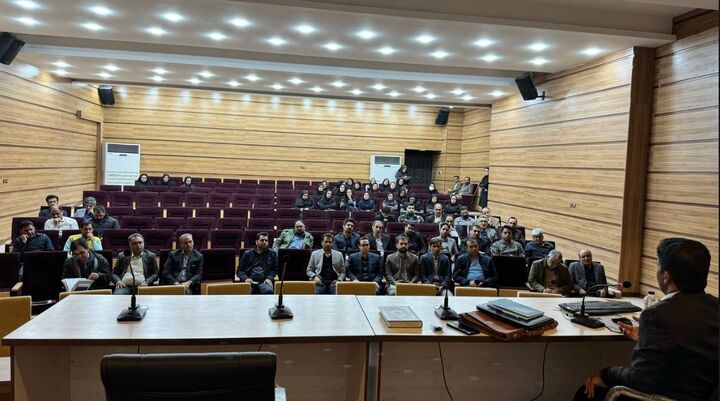 دوره آموزشی آشنایی با قانون اساسی در اداره کل راه و شهرسازی سیستان و بلوچستان برگزار شد