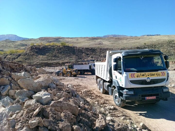 پیشرفت ۵۰ درصدی عملیات احداث راه روستایی زیودار پلدختر به سمت کوهدشت راه روستایی