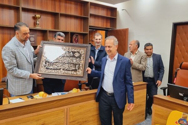 اعتبارات سالانه راهداری استان کرمان با کل فعالیتهای عمرانی استان برابر است برابری اعتبارات سالانه فعاليت های راهداری استان كرمان با كل فعاليت های عمرانی استان