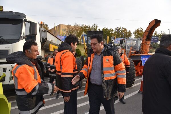 همراه داشتن زنجیر چرخ در جاده های کوهستانی تهران الزامی است معاون راهداری استان تهران از لزوم همراه داشتن زنجیر چرخ در محورهای کوهستانی تهران خبر داد.