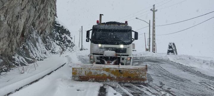 راهداران شهرستان تهران در برابر بارشهای پیش رو آمادگی کامل دارند راهداران شهرستان تهران در برابر بارش های پیش رو آمادگی کامل دارند