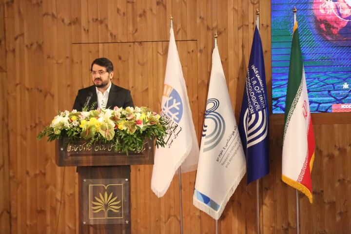 Bazrpash called for developing renewable energies 
 بذرپاش تغییر اقلیم